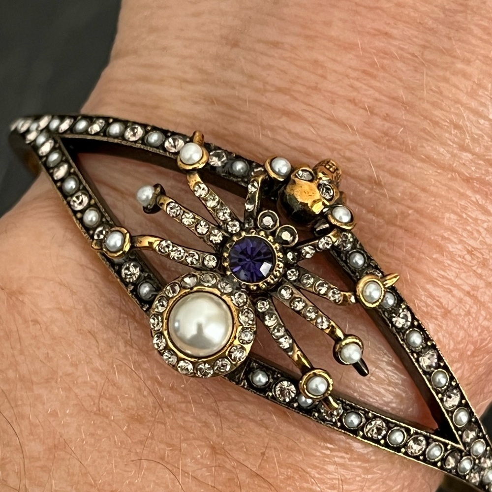 ⭐️SOLD⭐️Alexander McQueen Spider Cuff - Picture 3 of 17